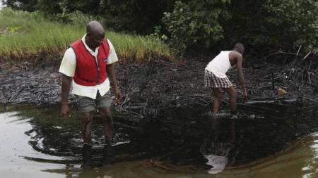 Geologist-claims-that-Shell-is-concealing-health-hazards-from-oil-spills-on-HWN-SAFETY