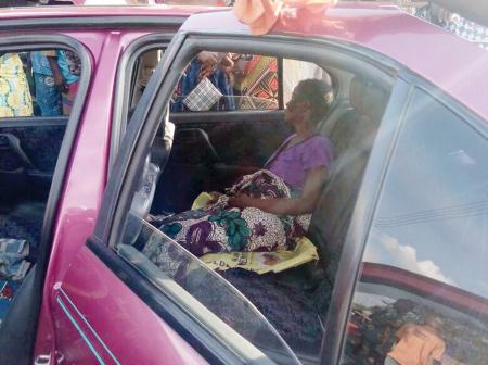 Woman-discharges-maggots-from-private-part-in-Nigeria-on-HWN-GOSSIPS