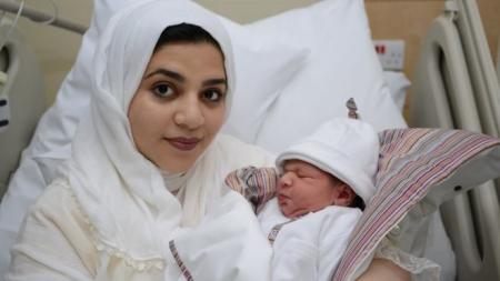 Woman-Delivers-New-Born-Via-Frozen-Ovary-on-HWN-MEDICAL-MIRACLES