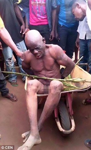 Native-Doctor-In-Mbano-Stripped-Naked-on-HWN-GIST
