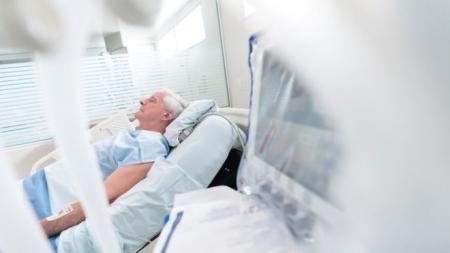 Foreign-patients-in-England-to-make-upfront-payments-on-HWN-FLASH