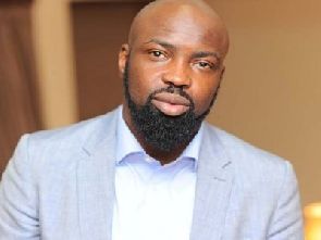 Audu-Maikori-Collapses--on-HWN-ENTERTAINMENT